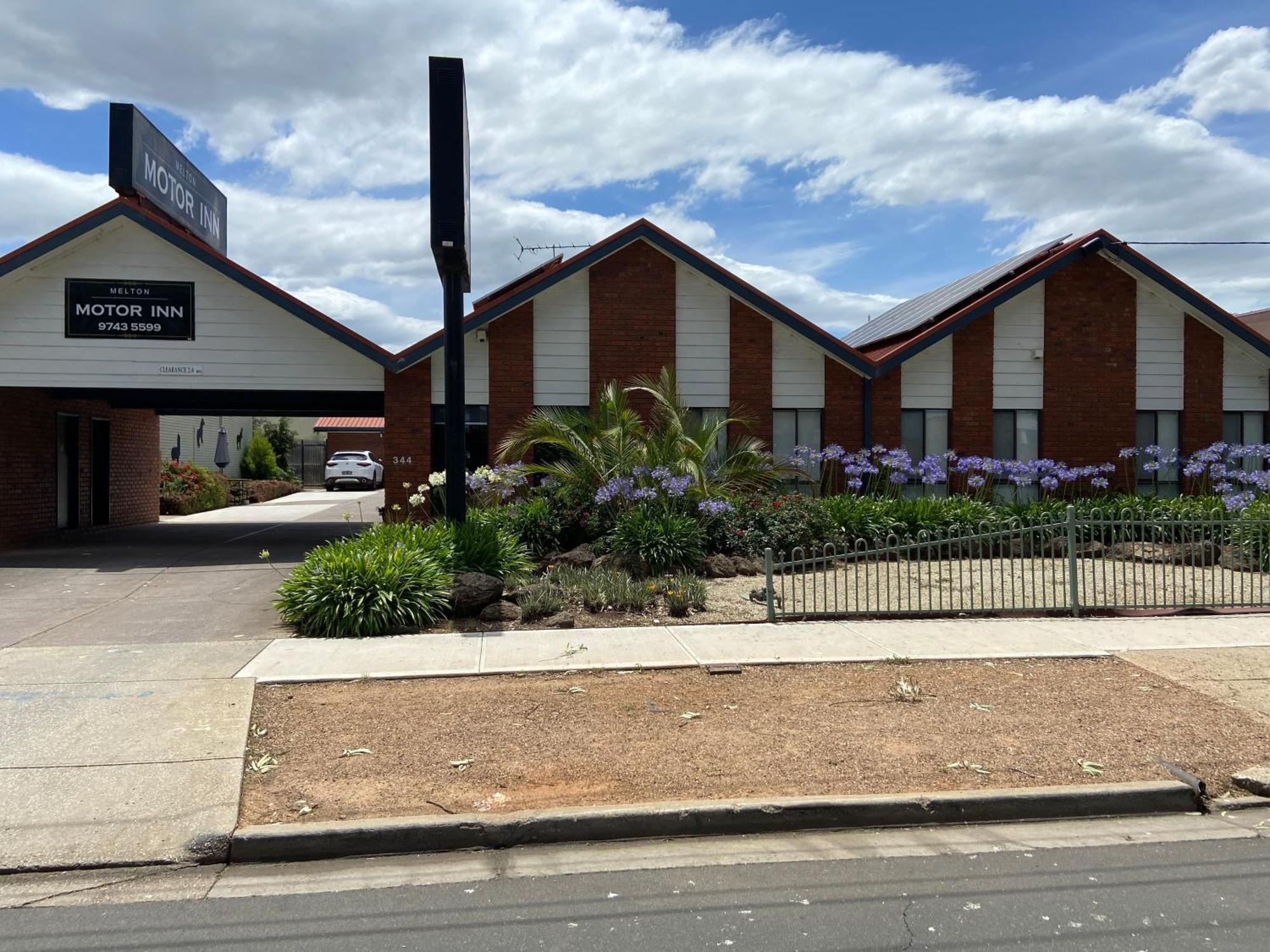 Melton Motor Inn And Apartments Εξωτερικό φωτογραφία