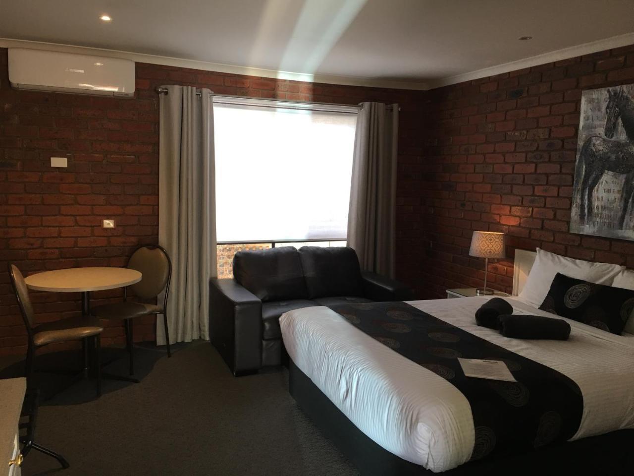 Melton Motor Inn And Apartments Εξωτερικό φωτογραφία